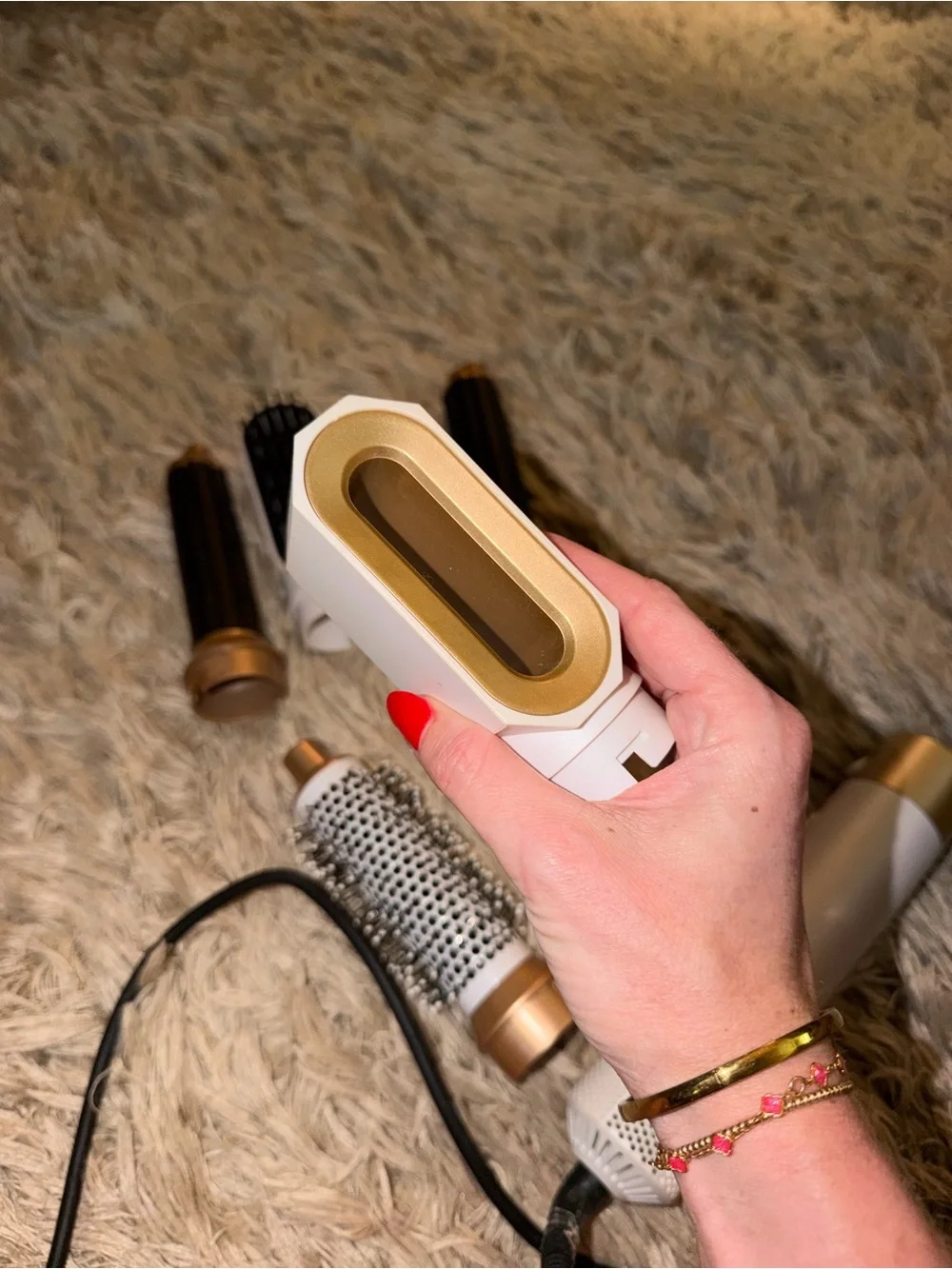 White and Gold 5-in-1 Hot Air Styler – Volumizing Round Brush